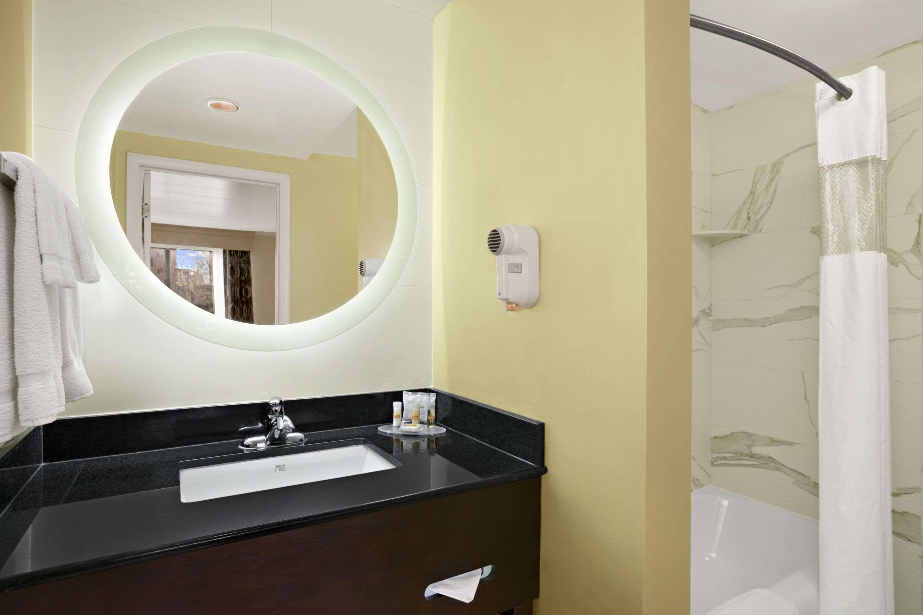 Days Inn By Wyndham Penn State State College Extérieur photo