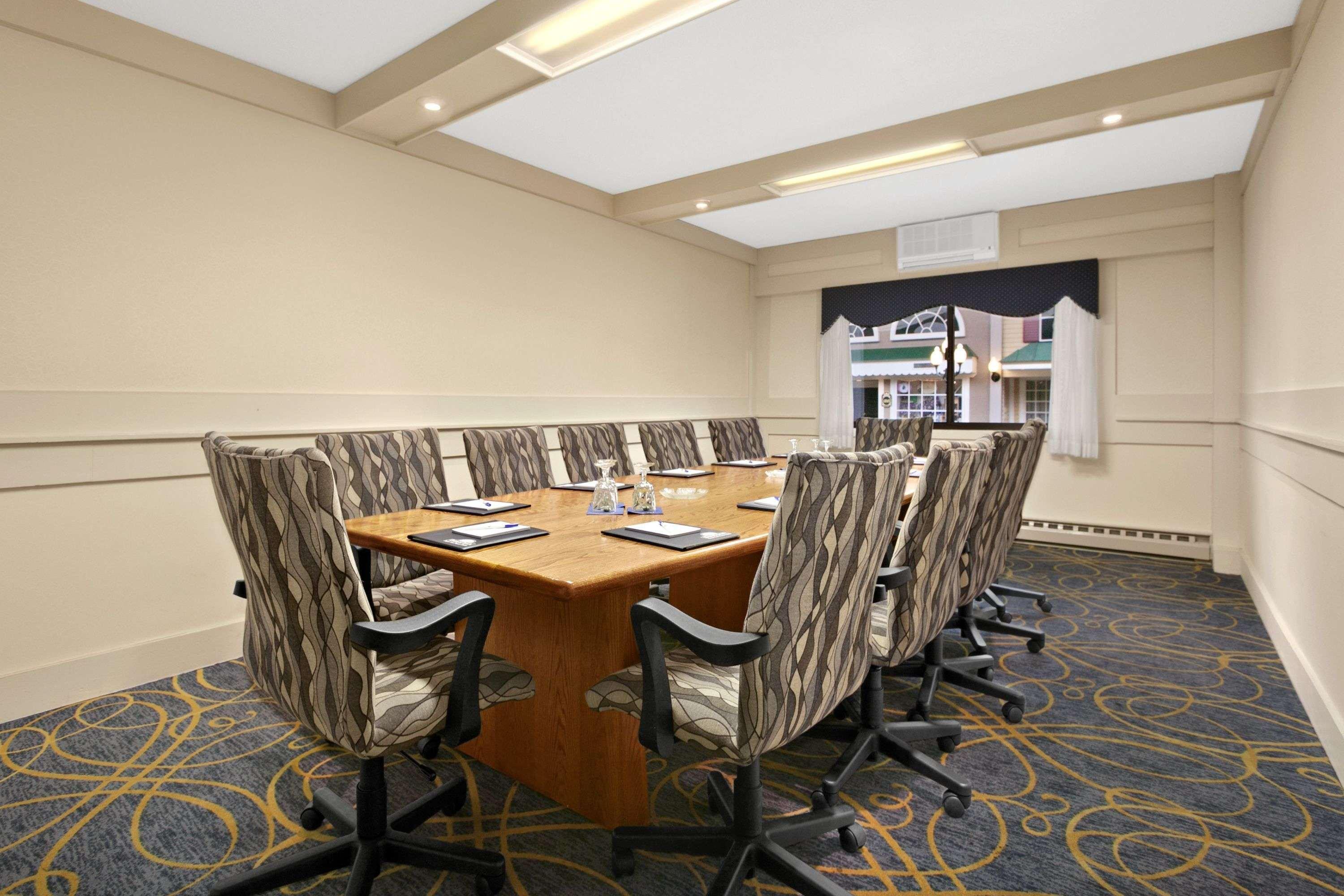 Days Inn By Wyndham Penn State State College Extérieur photo