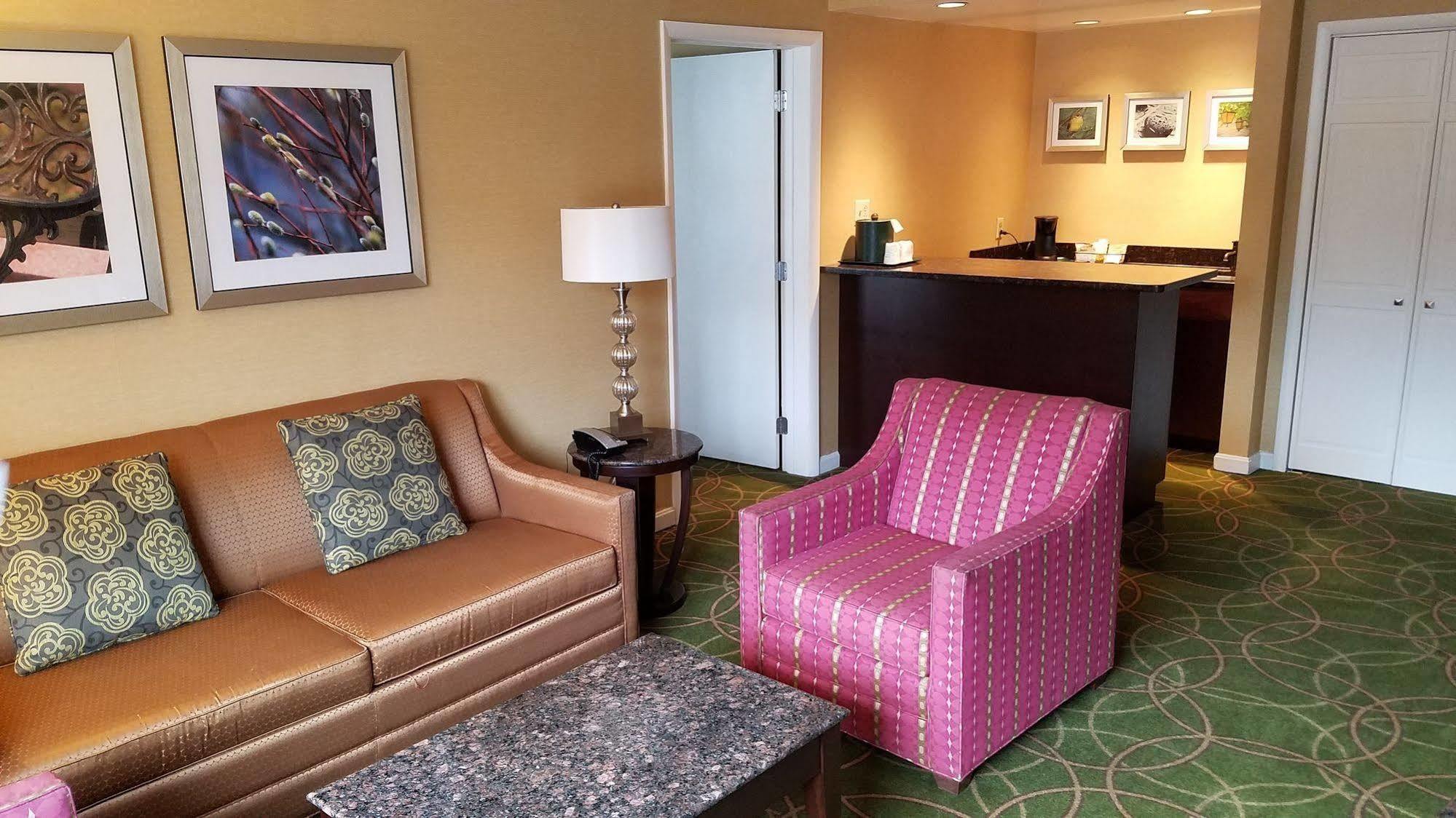 Days Inn By Wyndham Penn State State College Extérieur photo
